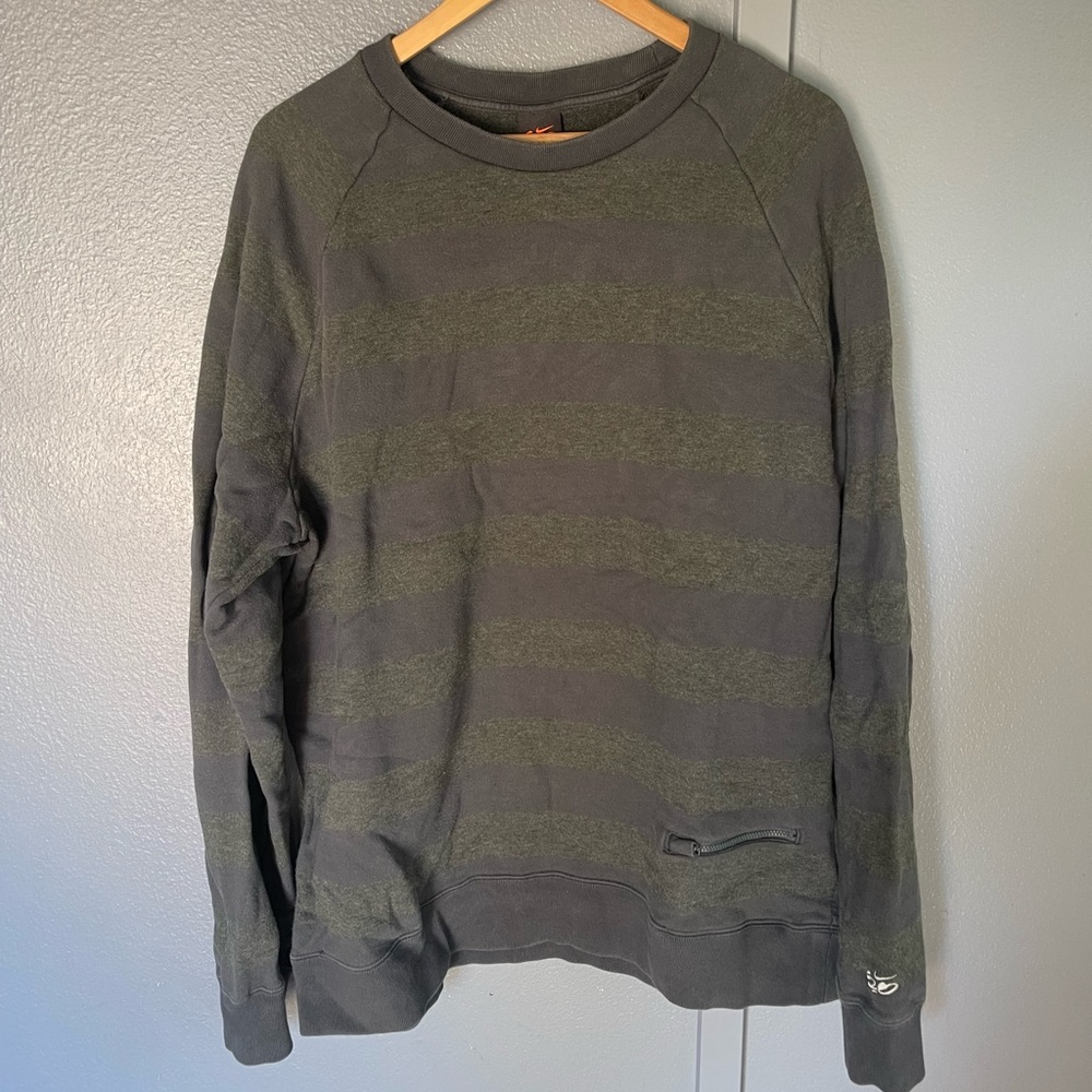 Men’s Crew Neck Nike Sweater